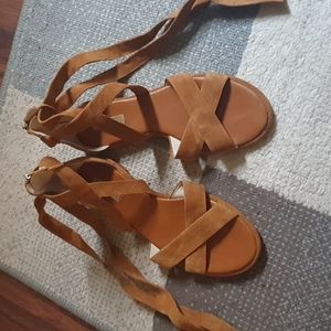Louise etc Cie crossover ankle strap sandals